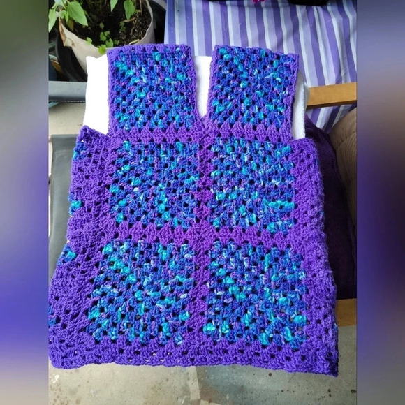Vintage  Handcrafted Handmade Crochet Vest Purple and Turquoise Medium 70s Comfy - Picture 4 of 12